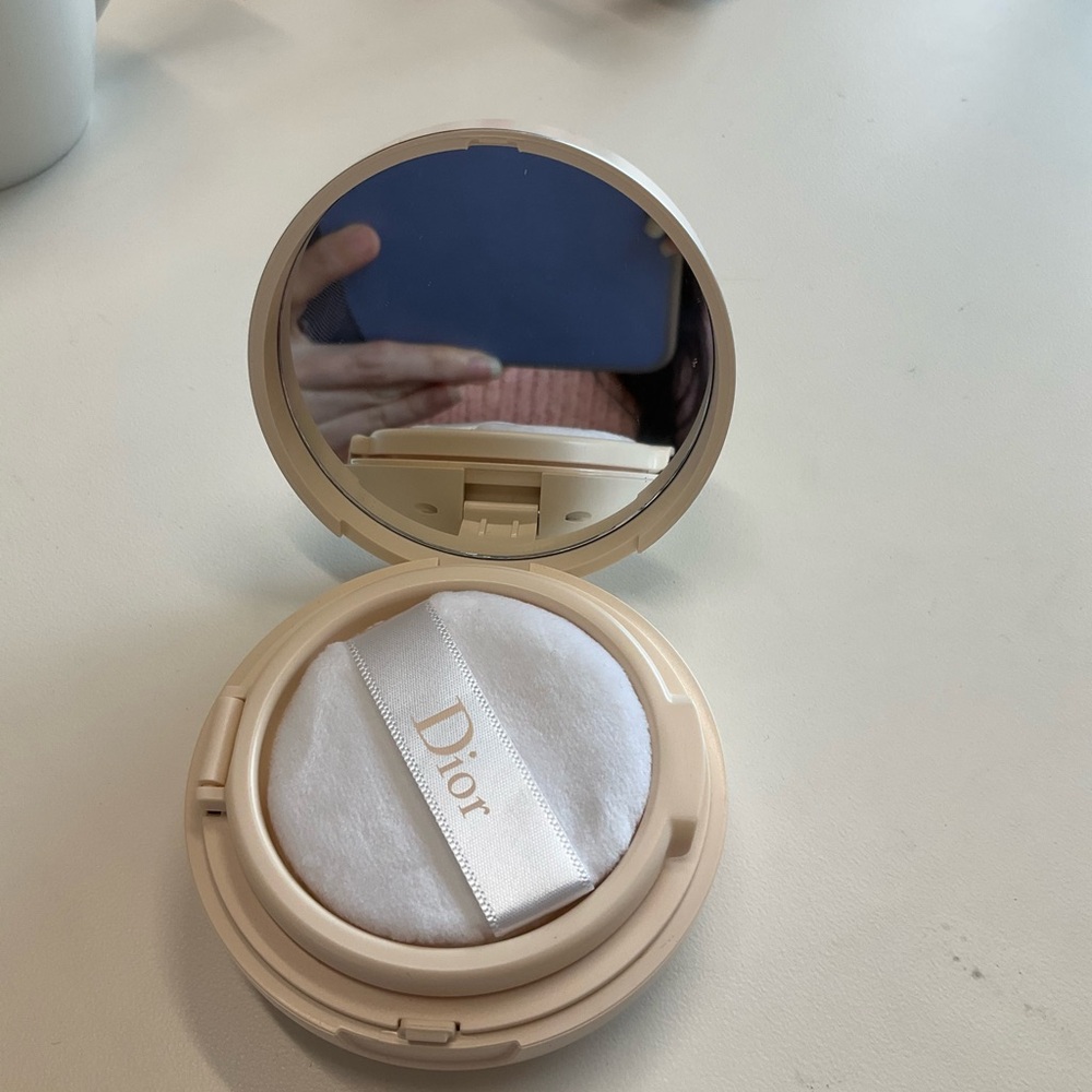 Dior cushion powder light shade - Picture 5 of 9